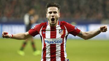 Saúl celebra su gol.