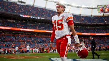 El gerente general Brett Veach y el representante de Mahomes eligieron la cl&aacute;sula que permite la estancia del pasador con los Chiefs hasta 2021.