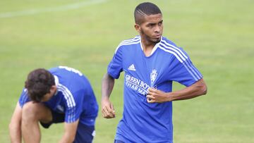 El panameño César Yanis, durante un entrenamiento.