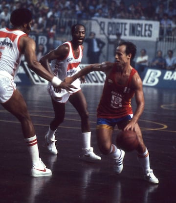 José Antonio Corbalán recogerá el Premio AS a la Selección Española de baloncesto que ganó la plata en Los Ángeles 1984 en la Gala Especial 50 Aniversario de AS. En la foto, Corbalán con España en 1982.
 