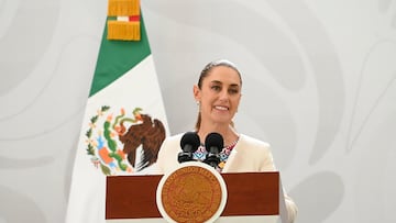 MEX5690. CULIACÁN (MÉXICO), 27/02/2026.- Fotografía cedida este viernes por la presidencia de México, de la mandataria mexicana, Claudia Sheinbaum, hablando durante una rueda de prensa en la ciudad de Culiacán en Sinaloa (México). Sheinbaum subrayó que el presidente de la FIFA, Gianni Infantino, le aseguró la realización de la Copa del Mundo de Fútbol 2026 en México en una conversación telefónica que tuvieron el jueves, al tiempo que informó que un equipo del máximo organismo del fútbol acudirá al país a "revisar varios temas" de cara al torneo deportivo. EFE/Presidencia de México/SOLO USO EDITORIAL/SOLO DISPONIBLE PARA ILUSTRAR LA NOTICIA QUE ACOMPAÑA(CRÉDITO OBLIGATORIO)