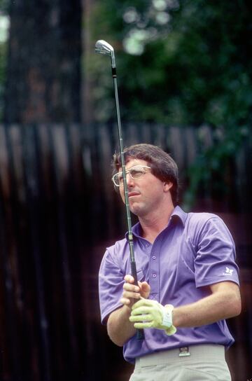 Hale Irwin tenía 45 años y 15 días cuando ganó en 1990. El más veterano en pasar el corte fue Sam Snead (1973) con 61 años.