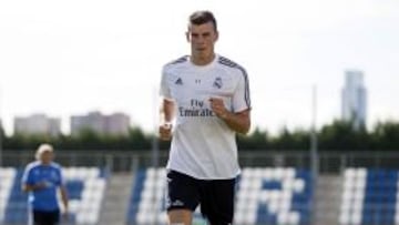 Bale completó ayer su primer entrenamiento de blanco.