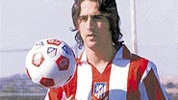 <b>GARANTÍA EN LA ZAGA</B>. De momento, el central, que procede de River Plate, ha conseguido aportar seguridad a la zaga rojiblanca y no sería de extrañar que fuera titular en la Liga.