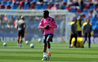 Saudi international Al Muwallad bides time on Levante bench