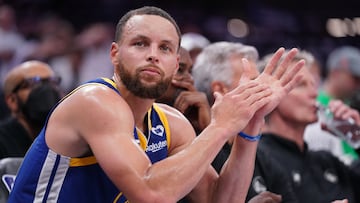 Stephen Curry rompe las redes jugando golf