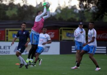 James llegó el lunes al mediodía al país. En la tarde tuvo su primera práctica con Colombia.