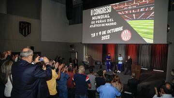 Simeone y Koke en el II Congreso anual de La Unión de Peñas del Atlético.