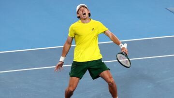 Alex De Minaur celebra SU victoria contra Alexander Zverev en la United Cup.