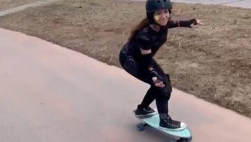 Shakira sigue progresando con su nuevo hobby: el surfskate