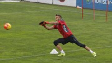 Bardi, que a&uacute;n no ha debutado oficialmente con el Espanyol, en un entrenamiento.
 
 