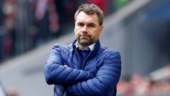 Soccer Football - Bundesliga - Bayern Munich vs Hamburger SV - Allianz Arena, Munich, Germany - March 10, 2018   Hamburg coach Bernd Hollerbach    REUTERS/Michaela Rehle    DFL RULES TO LIMIT THE ONLINE USAGE DURING MATCH TIME TO 15 PICTURES PER GAME. IMA