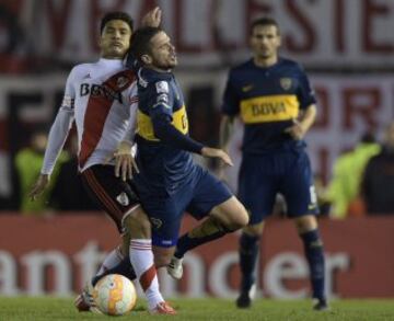 Teo Gutiérrez: buen primer tiempo y roja en el segundo