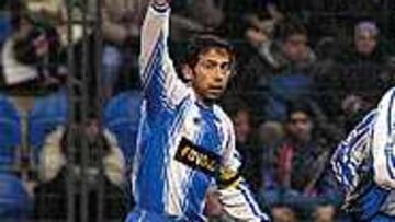 <B>DE CABEZA</B>. Raúl Tamudo marcó ayer su décimo gol en la Liga.