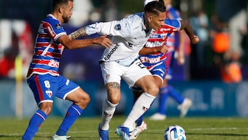 Soccer Football - Copa Sudamericana - Final - Fortaleza v LDU Quito - Estadio Domingo Burgueno Miguel, Maldonado, Uruguay - October 28, 2023 Liga de Quito's Paolo Guerrero in action with Fortaleza's Caio Alexandre REUTERS/Andres Cuenca