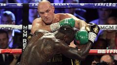 Tyson Fury y Deontay Wilder, durante su pelea por el t&iacute;tulo WBC del peso pesado en el MGM Grand Garden Arena de Las Vegas el 22 de febrero de 2020.