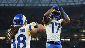 Football - NFL - Jacksonville Jaguars v Los Angeles Rams - Wembley Stadium, London, Britain - October 19, 2025 Los Angeles Rams' Davante Adams celebrates scoring a touchdown with Jordan Whittington Action Images via Reuters/Andrew Boyers