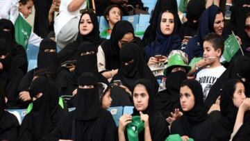 Mujeres en un encuentro de f&uacute;tbol.