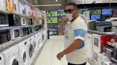 La furia de un Youtuber del Marsella por fichaje de Messi: ojo al nombre de la camiseta