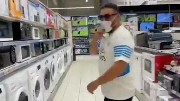 La furia de un Youtuber del Marsella por fichaje de Messi: ojo al nombre de la camiseta