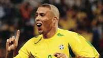 <b>POTENCIA Y HABILIDAD.</B> Ronaldo rompió a sus defensores por velocidad, como en sus mejores tiempos, y sorprendió al portero turco con un sutil disparo con la puntera derecha.