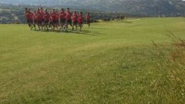 Los jugadores del Atlético de Madrid, en su primera sesión en Los Ángeles de San Rafael.