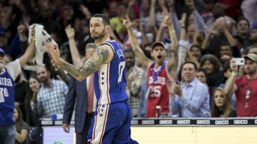 Triple-doble de Simmons, 31 de Redick y... ?4 triunfos seguidos!