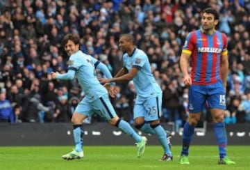 David Silva celebra la apertura de la cuenta para Manchester City sobre Crystal Palace.