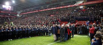 El estadio de El Molinón acoge hoy el funeral por Enrique Castro "Quini", exjugador del Sporting, con las tribunas abiertas al público.