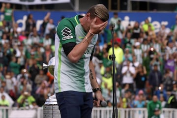 El portero prometió regresar para retirarse en el verde.