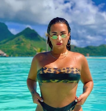 2019: Demi lovato adora Bora Bora. 