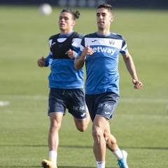 Sabin Merino: "Villalibre es un chaval ejemplar, se lo merece"