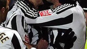 El jugador que rompió la mandíbula a su capitán sigue jugando y marcando