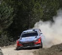 Neuville se mantiene en cabeza, pero Latvala acecha