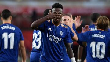 Vinicius celebra el gol que marcó al Granada.