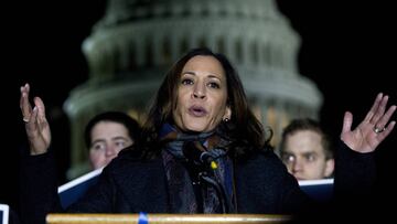 ARCHIVO - En esta foto de archivo del 19 de enero de 2018, la senadora dem&oacute;crata por California Kamala Harris habla durante una manifestaci&oacute;n en apoyo de la Acci&oacute;n Diferida para los Llegados en la Infancia (DACA) y para evitar que el gobierno cierre el Capitolio en Washington. .