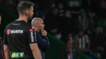 José Alberto, entrenador del Racing.