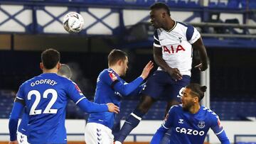 Davinson S&aacute;nchez, defensa del Tottenham, fue criticado por Jamie O&#039;Hara, exreferente de los Spurs. Se&ntilde;al&oacute; que el colombiano fue el peor del partido