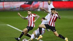 Mart&iacute;nez y N&uacute;&ntilde;ez ante el Real Madrid.