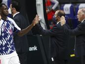 El Madrid interviene en la pelea por la octava plaza del playoff