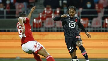 Soccer Football - Ligue 1 - Brest v Lille - Stade Francis-Le Ble, Brest, France - January 22, 2022 Lille&#039;s Renato Sanches in action with Brest&#039;s Ronael Pierre-Gabriel REUTERS/Stephane Mahe