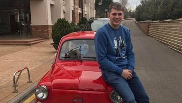 Luka Doncic y su nuevo coche.