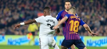 Vinicius: Real Madrid Clásico penalty shout overlooked by TV
