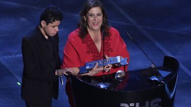 MILAN, ITALY - SEPTEMBER 23: Silvia Grecco and her son Nikollas receive the The Best FIFA Fan Award during The Best FIFA Football Awards 2019 at the Teatro Alla Scala on September 23, 2019 in Milan, Italy. (Photo by Emilio Andreoli/Getty Images)