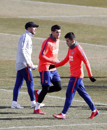 Simeone tested Morata in training. The striker could feature against Betis on Sunday.