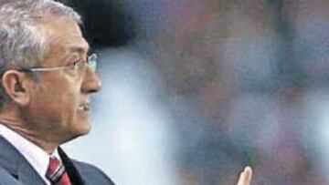 <b>HACE CUENTAS. </b>Gregorio Manzano confía en que el objetivo se consiga mañana mismo en Balaídos contra el Celta.