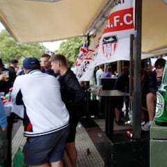 Inglaterra estudia recomendar a países extranjeros que no vendan alcohol a los 'hooligans'