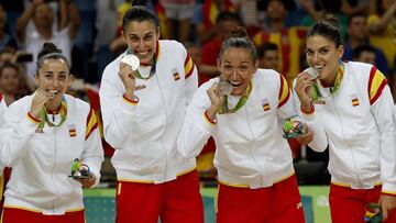 Silvia Dom&iacute;nguez, Alba Torrens, Laia Palau y Marta Xargay.