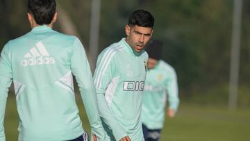 Juanfran, entrenándose con el Real Oviedo.