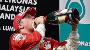 <b>SOBRIO. </b>Raikkonen parece que ya sólo beberá en los podios.